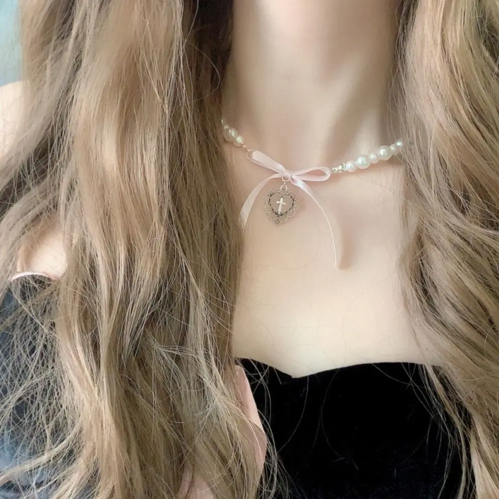 Romantic Imitation Pearl Sweet Bow Pendant Necklace - Image 4